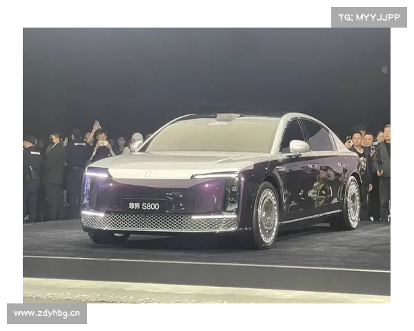 余承东：鸿蒙智行百万级豪车尊界S800将推出新配色